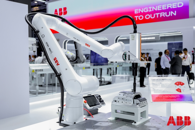 ABB亮相2025工博会，展示机器人未来新图景(图5)